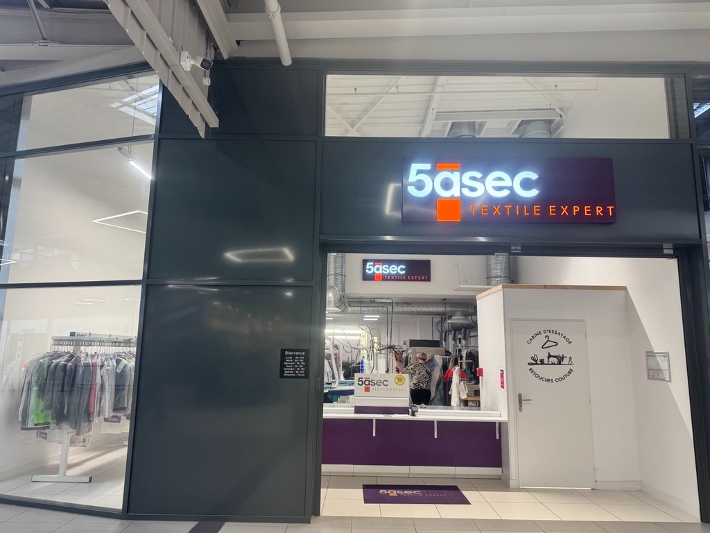 SAINT-GEOSMES LECLERC